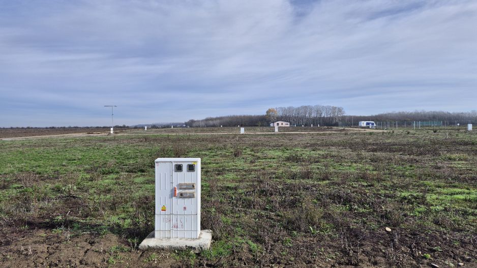 Loturi de teren 638 mp - curent tras la teren - Crevedia - Poză 1