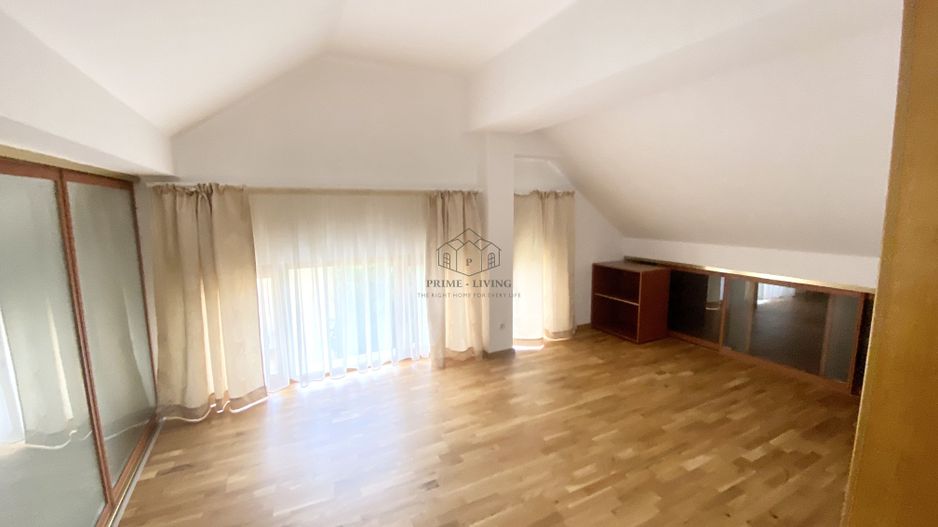 VILA CU 7 CAMERE IN COMPLEX REZIDENTIAL IN IANCU NICOLAE - Poză 13