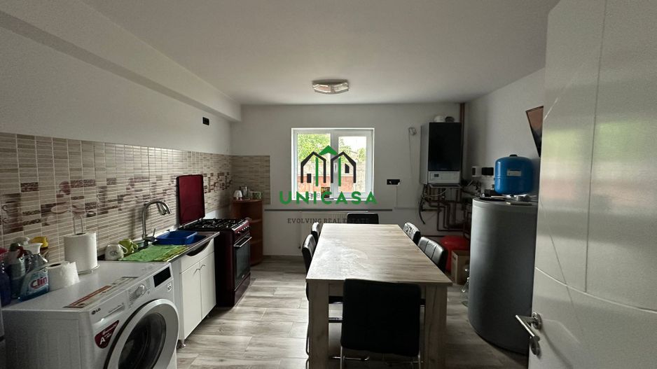 Casă de vânzare în Comuna Băbeni - Poză 6