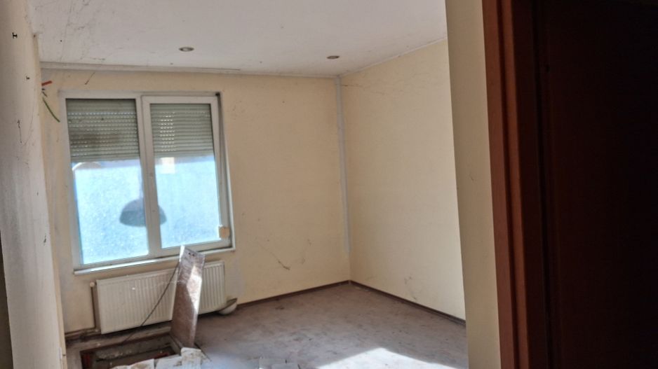 Casa RENOVATA partial 8 cam 6 ari 550mp garaj ANA IPATESCU. - Poză 24
