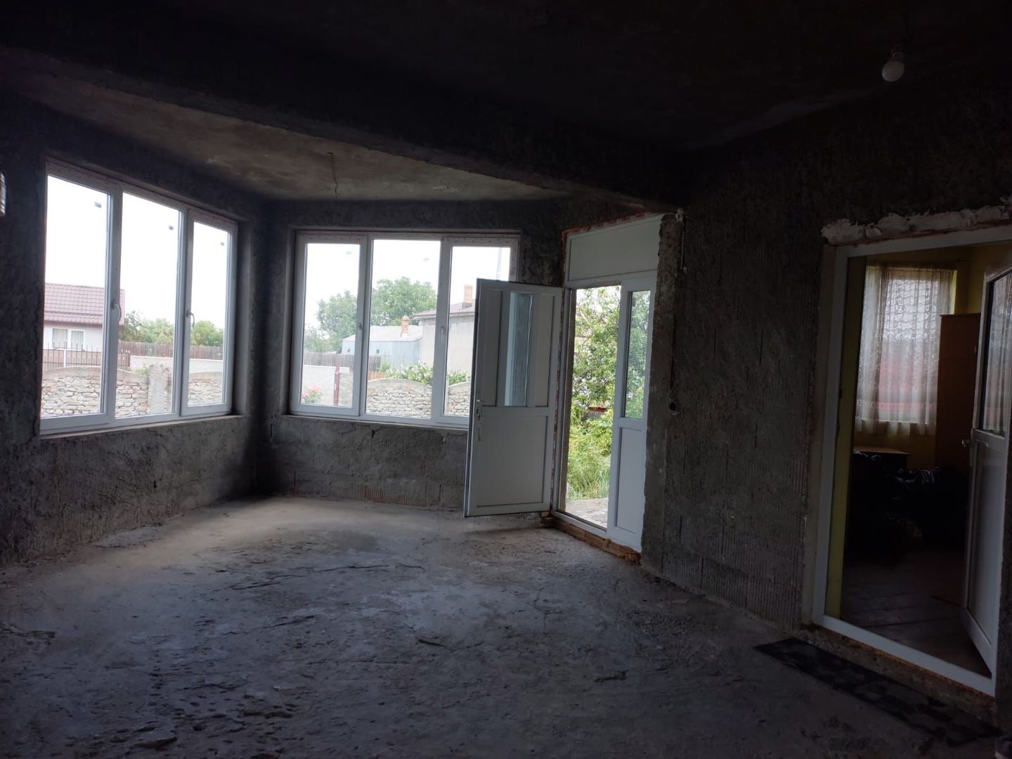 Adunatii Copaceni, vila la rosu P+1+M, teren 1044, teren 1044 - Poză 9