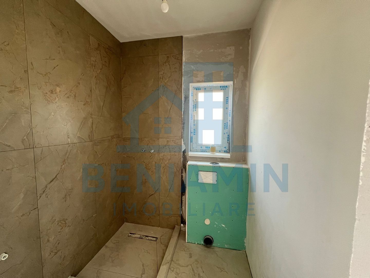 Casa-5 camere-P+1+P-147mp utili-600mp teren-Utilitati-Sanpetru - Poză 12