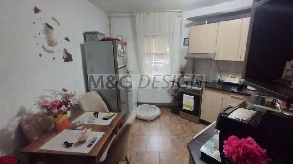 Apart  2 cam spațios Aradului- parter cu balcon centrala proprie - Poză 1