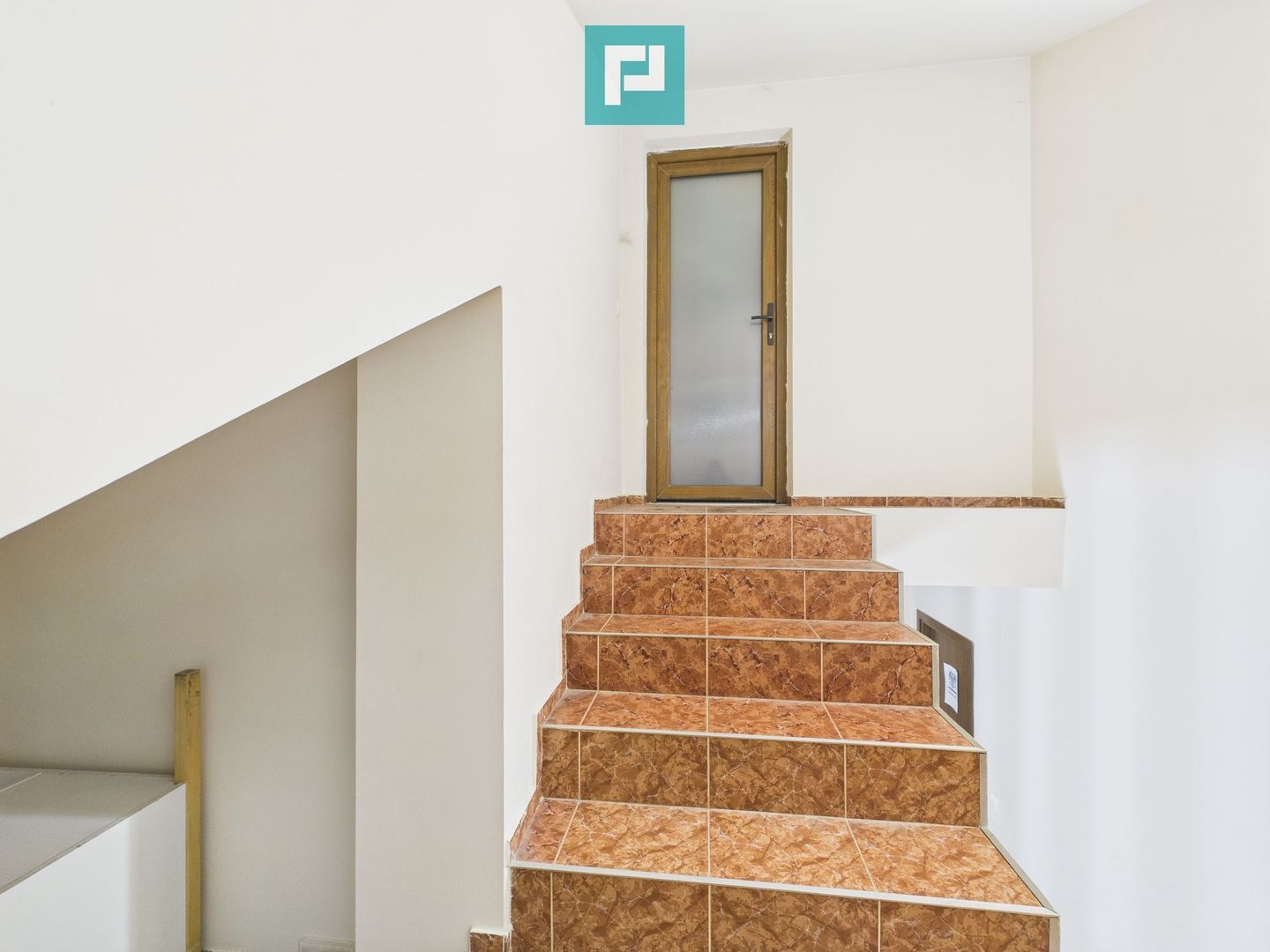 Casă  spațioasă cu 5 camere, Aradului - Poză 28