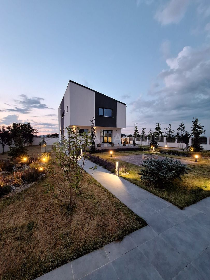 Prestigiu si eleganta! Proprietate de LUX, cu garaj si piscina -Harman - Poză 36