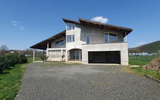 Casa de vânzare Tăuții-Măgherăuș de 370mp si 60 de ari teren - Poză 1