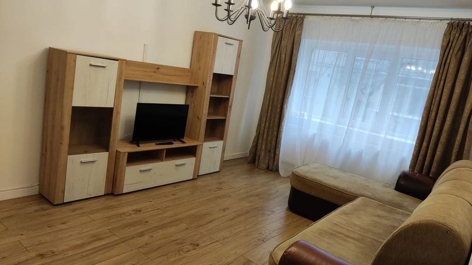 Închiriez apartament  3 camere  cu centrala proprie - Poză 2