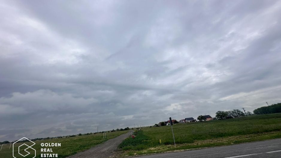 Terenuri cu utilitati, intrare Livada - Poză 6