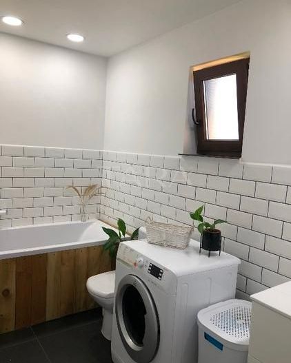 Duplex deosebit cu grădină, terasă amenajată și vedere spre natură. - Poză 11