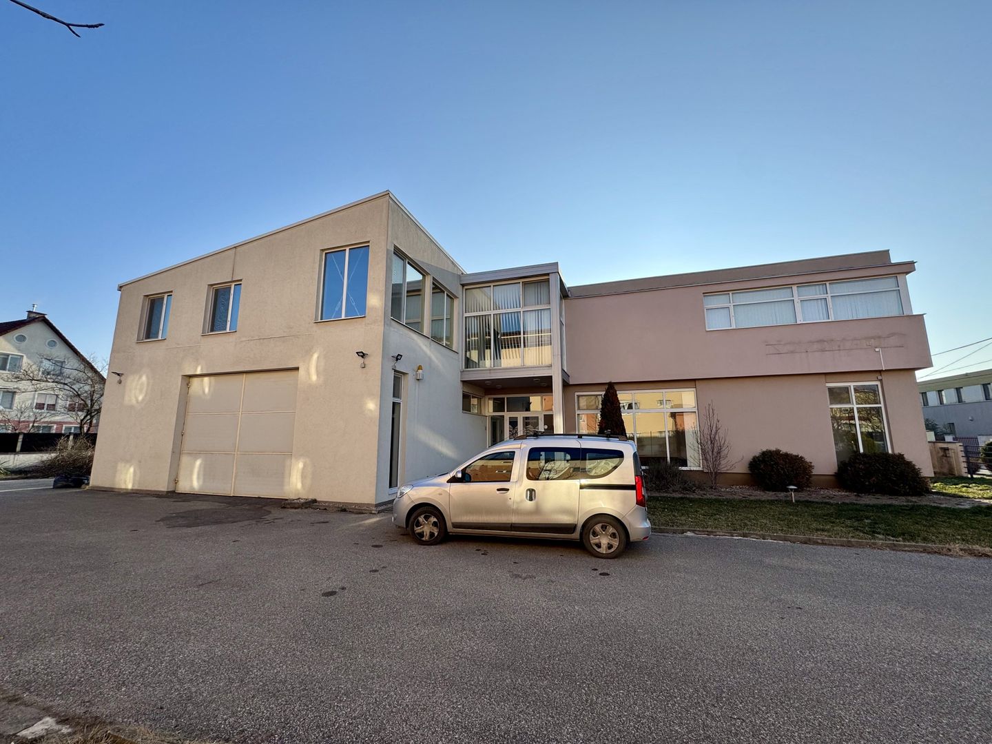 Clădire SAD de închiriat, situată la intrarea în Dumbrăvița - Poză 4