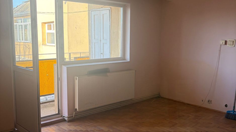 BRASADAS vinde ap 3 cam etaj 4/4 in Micro 16. - Poză 5