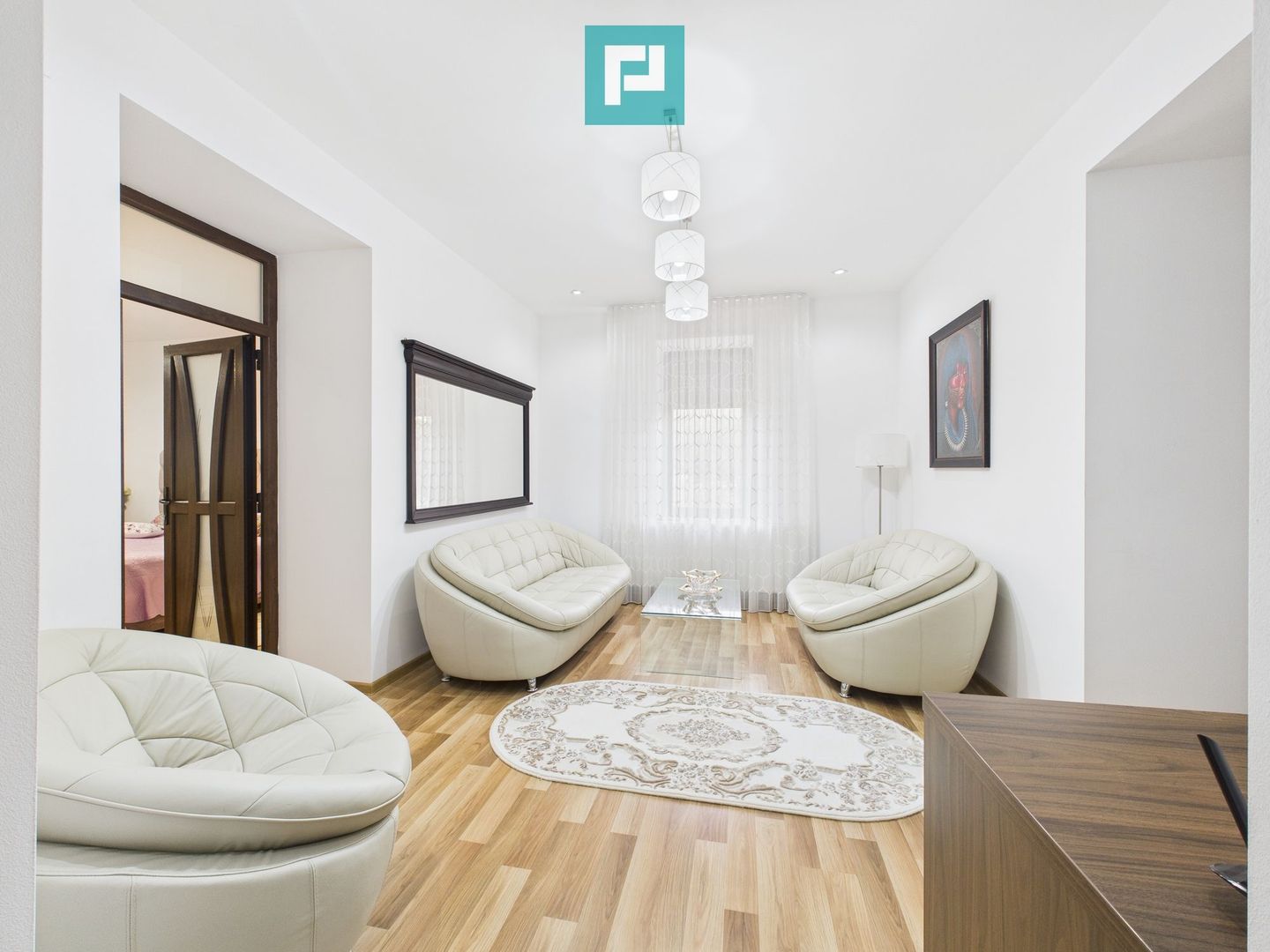 Casă exclusivistă cu 4 camere, în Secusigiu, Arad - Poză 3