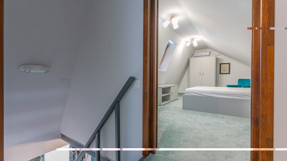 Mobilat și utilat modern, cu două locuri de parcare subterane - Poză 20