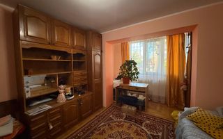 De vânzare apartament cu  3 camere, decomandat, zona Primaverii - Poză 4