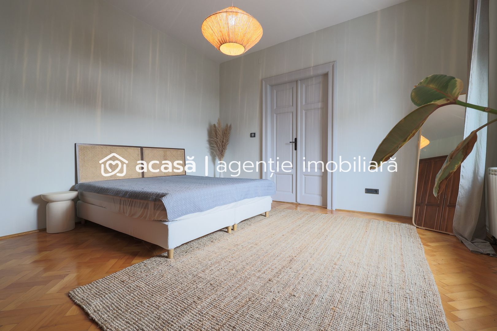 Apartament unic în Arad – Ultracentral, liniște, priveliște superbă - Poză 6
