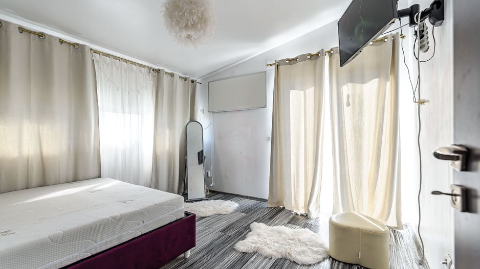 Casă cu 4 camere în cartier Europa, Vladimirescu. - Poză 4