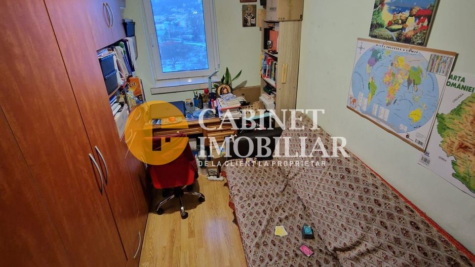 3 Camere Decomandat- Etaj intermediar+ Loc de parcare- Zona Alexandru cel Bun - Poză 3