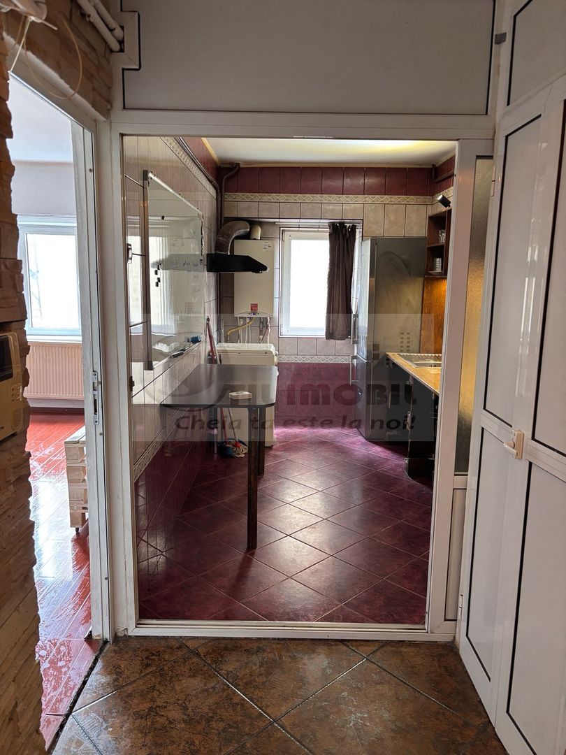 Apartament 3 camere Decomandat, et. 1, bulevard GARA - Poză 4