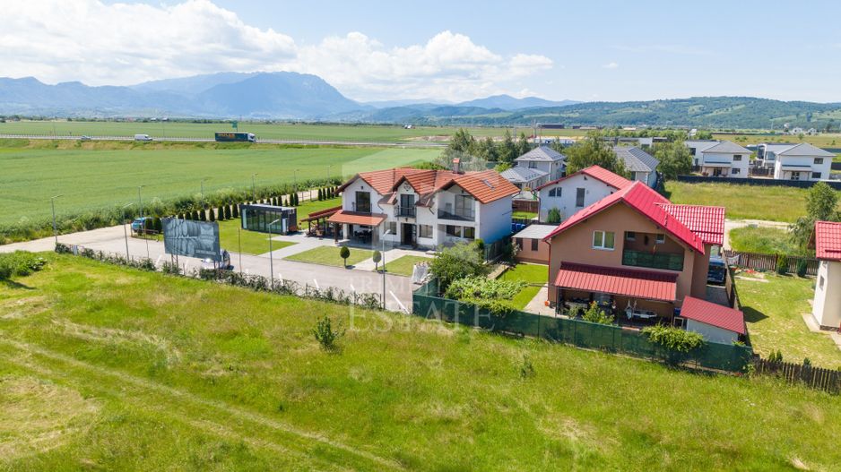 RASNOV| Cladire multifunctionala | 350 mp | Vad turistic si comercial - Poză 19