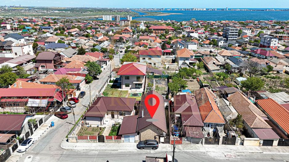 Proprietate elegantă, ideală pentru familie – Ovidiu Central - Poză 10