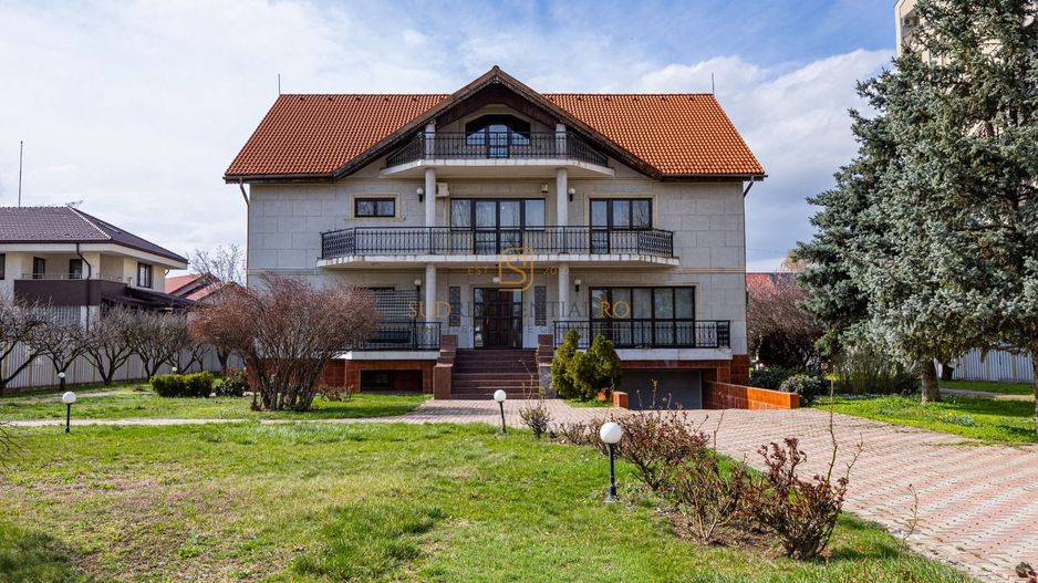 Vila impresionanta D+P+E+M | 500+ mp | teren 2652 mp | piscina - Poză 2