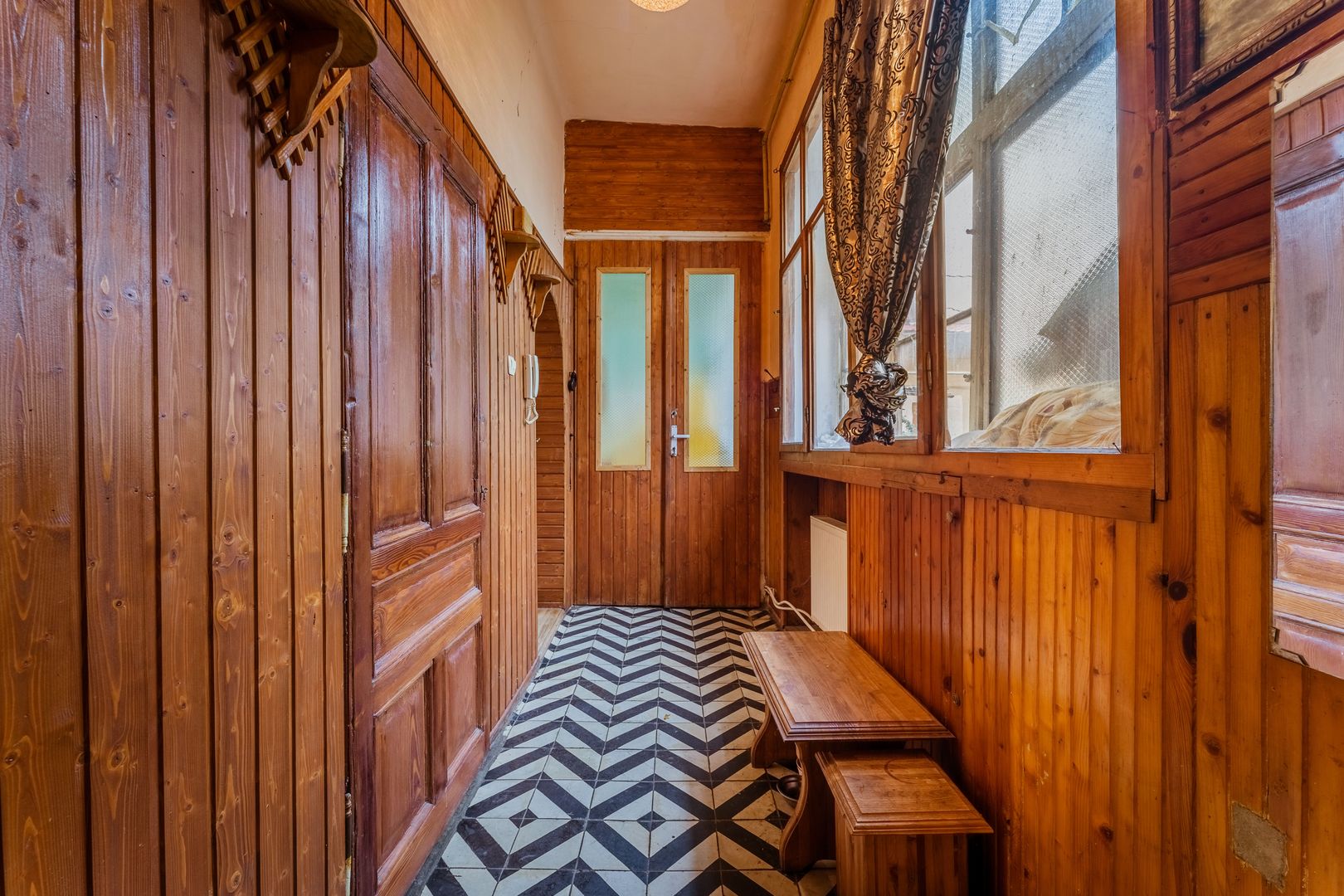 Apartament cu 3 camere central - Poză 9