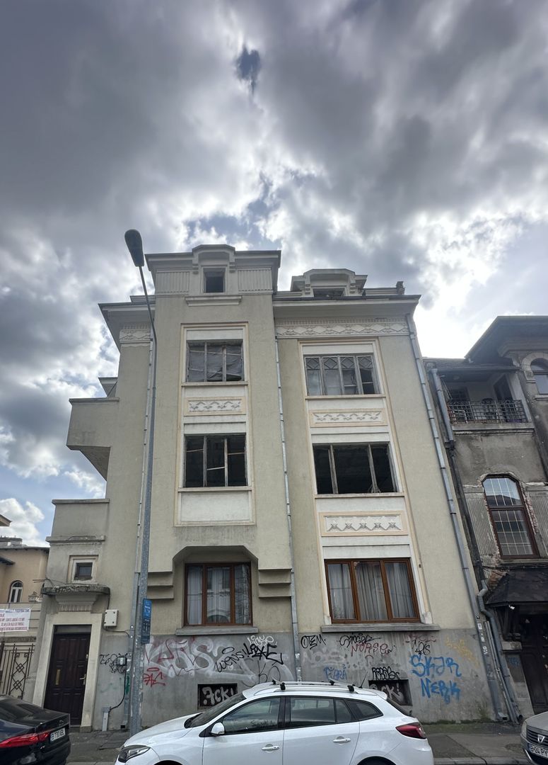 Vila Interbelica | S+P+2+M | Structura Consolidata - Poză 1