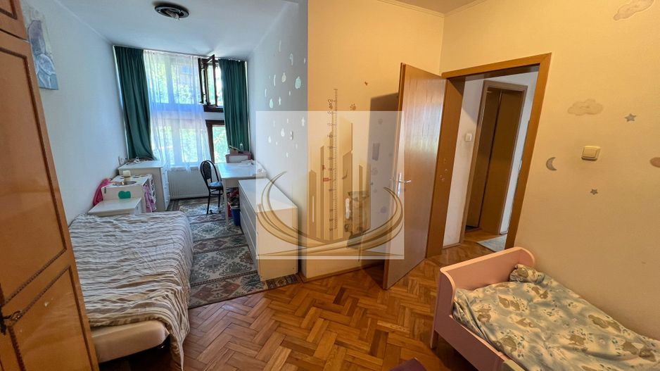 Casă spațioasă cu 2 apartamente, acces din 2 străzi – zona Lipovei - Poză 4