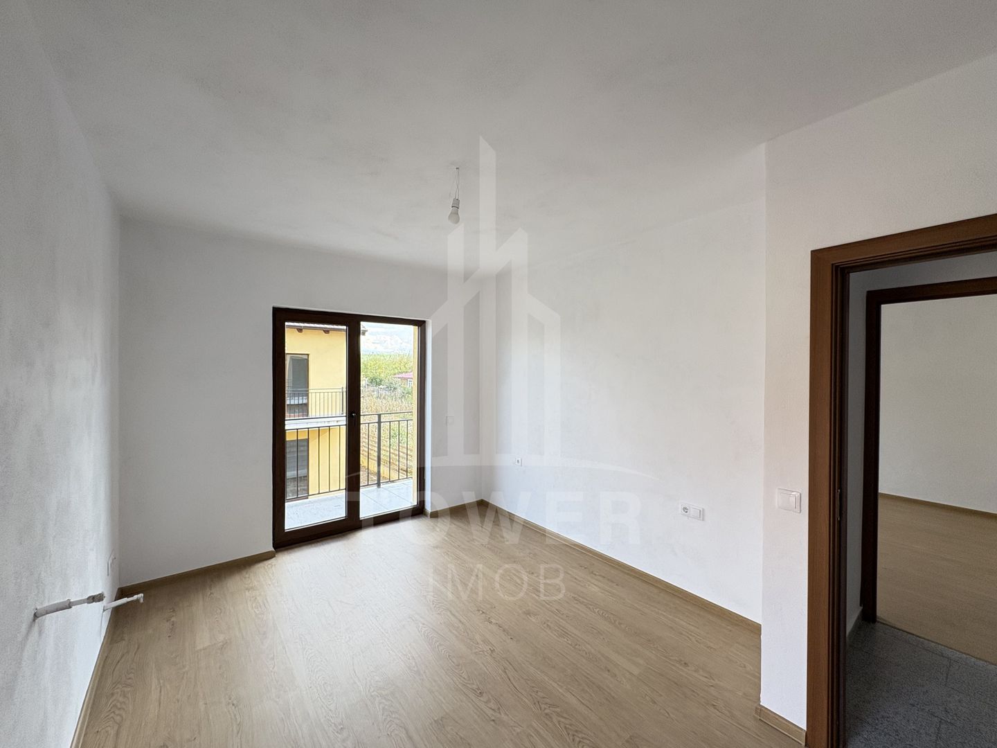 Apartament la casă cu curte – zonă liniștită, strada Zăvoi - Poză 4