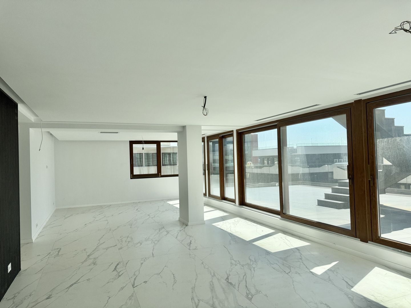 Penthouse 4 camere cu rooftop 150mp - Poză 4