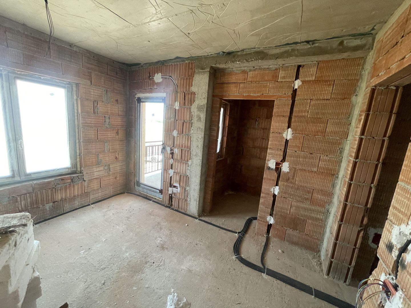 Casă la roșu, 3 dormitoare, teren 340 mp – Moșnița Nouă, lângă Kaufland - Poză 16