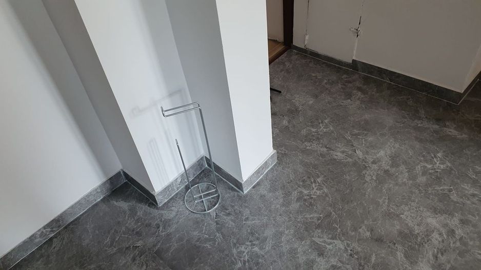 Închiriez apartament 3 camere, nemobilat, Piața Muncii, pentru locuit - Poză 9