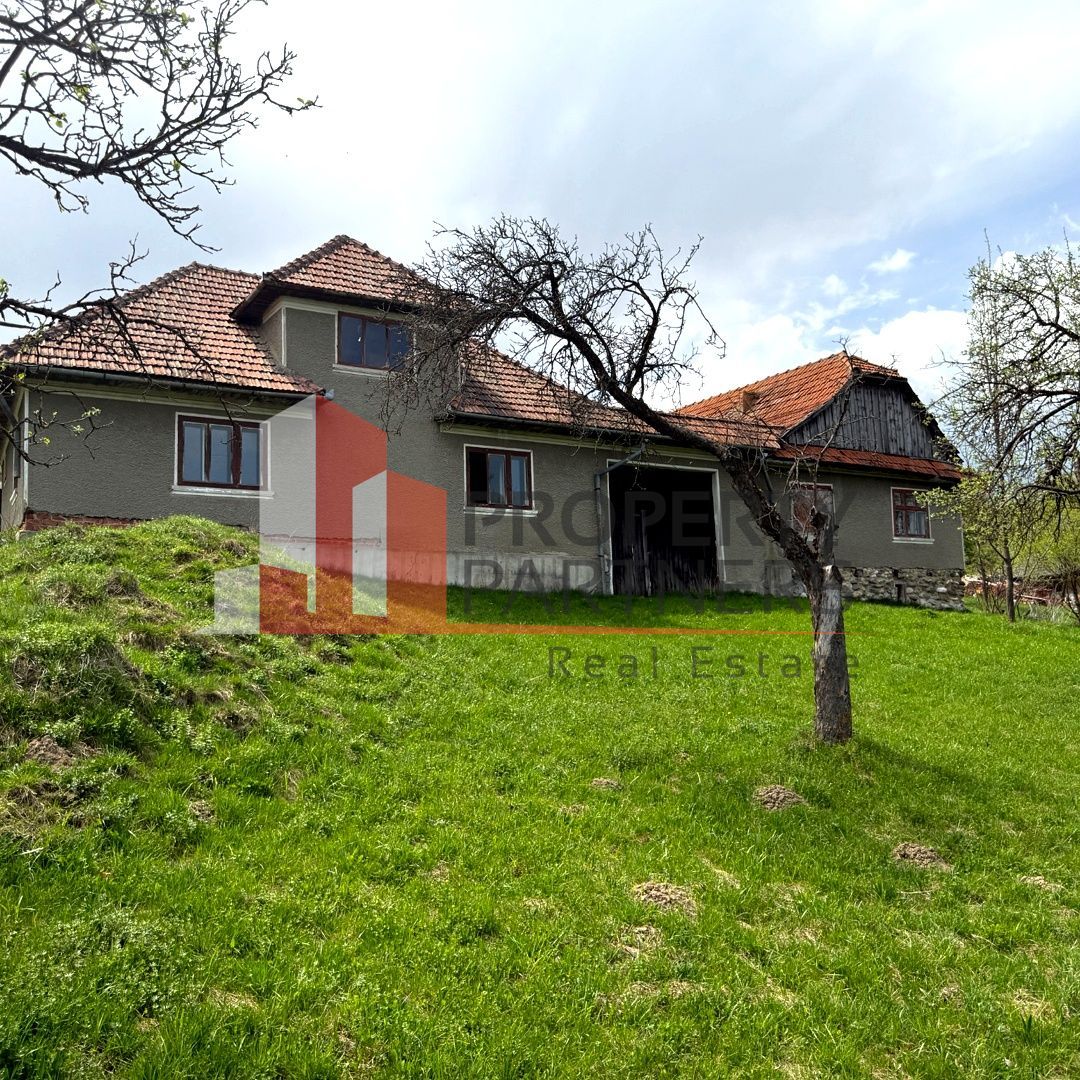 Casă tradițională sat Poarta, comuna Bran teren 1000 mp - Poză 4