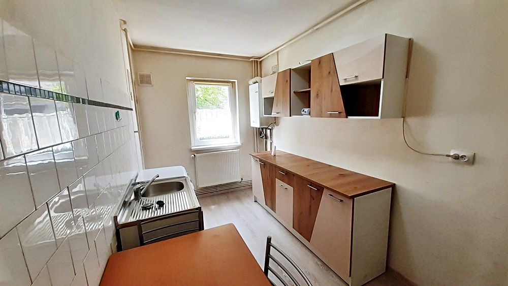 Brasov Centru, langa CEC, apartament 2 camere decomandat, 107000 euro - Poză 2