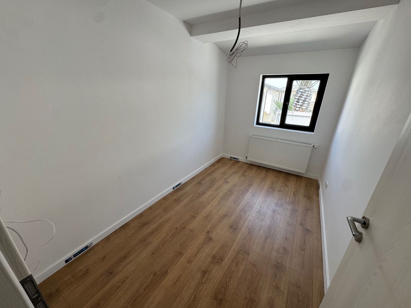 Vile 4 camere Tunari, Zona f buna, asfalt - Poză 10