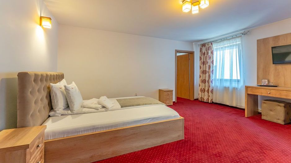 Pensiune Rosenau de vânzare - Afacere la cheie lângă Cetatea Râșnov - Poză 22