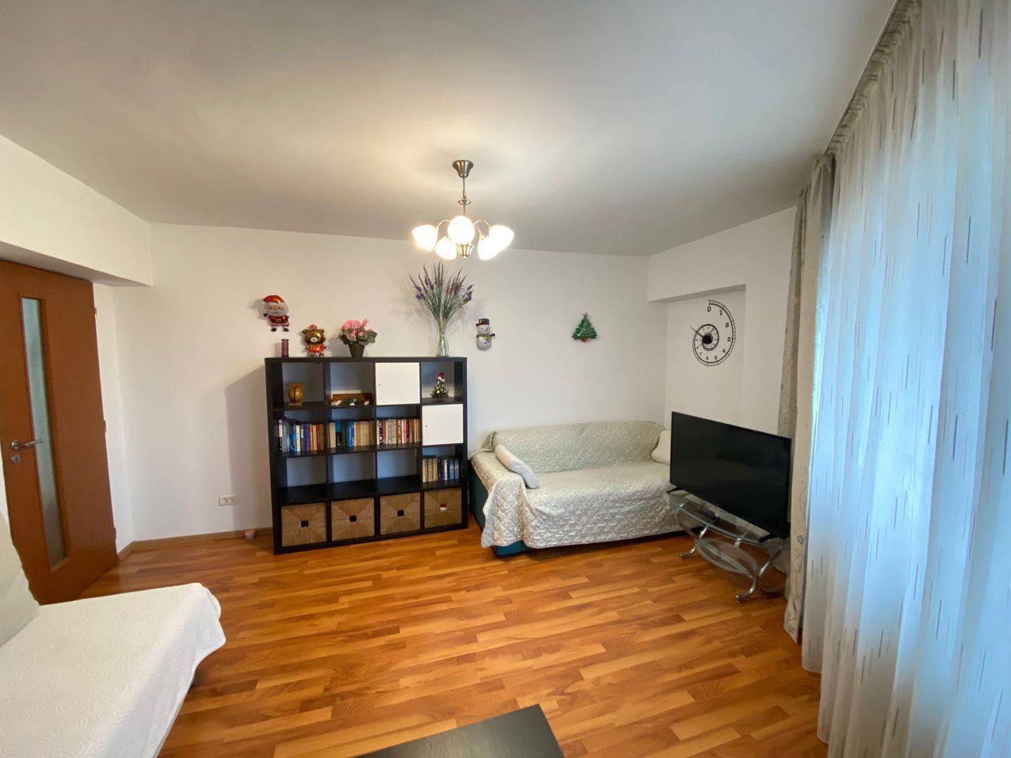 Apartament de închiriat – 2 camere | TINERETULUI V8 - Poză 4