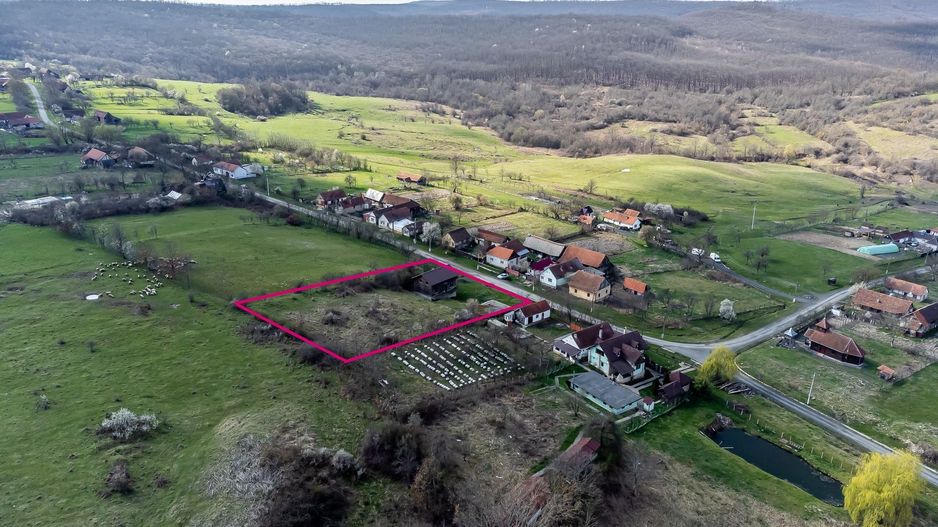 Cabană pe 3 niveluri - zonă spectaculoasă - Pătârș - COMISION 0% - Poză 2