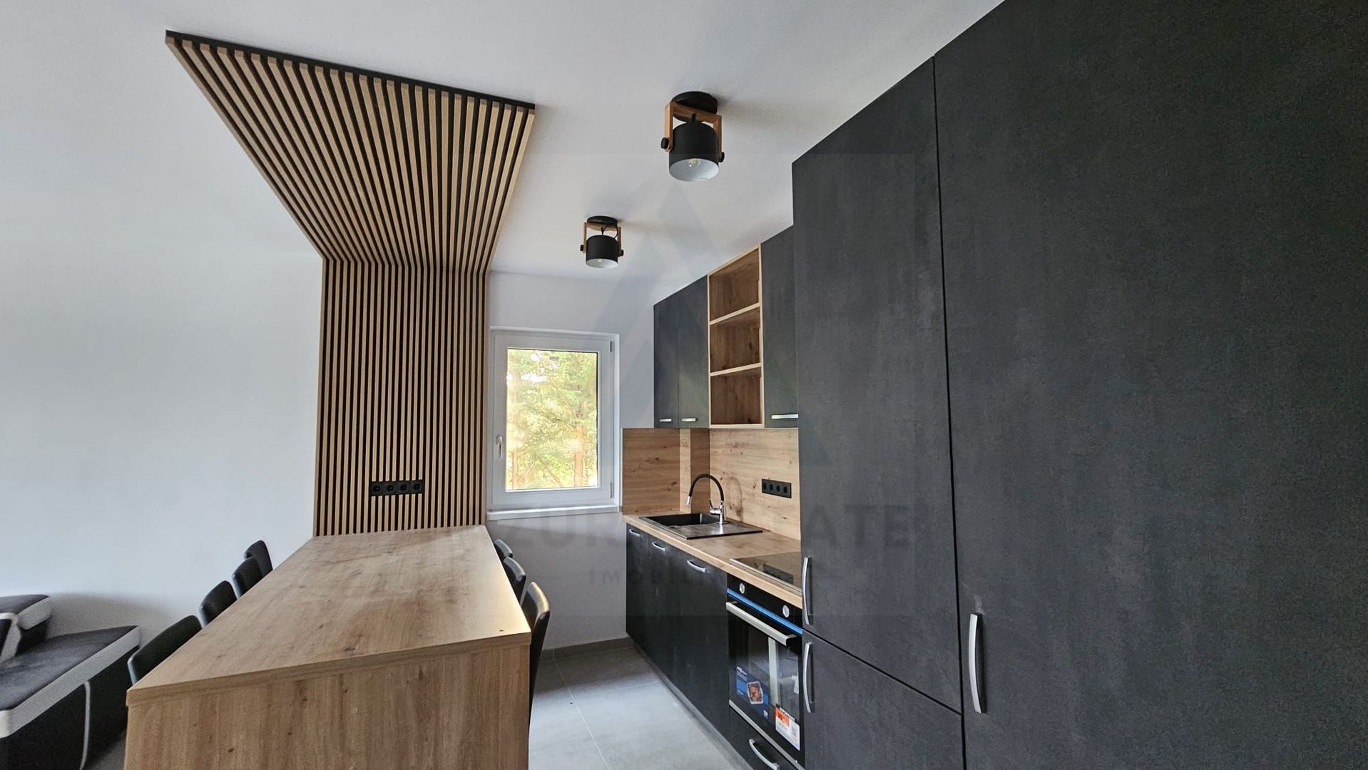 Apartament modern 3 camere 2 bai  terasa acoperita etaj 1 in Cristian - Poză 2