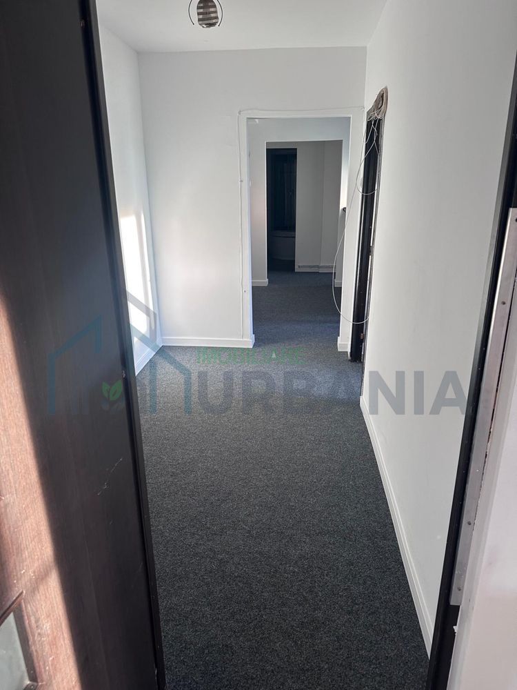 Apartament renovat, decomandat, 3 camere, de închiriat în Iași - Poză 1