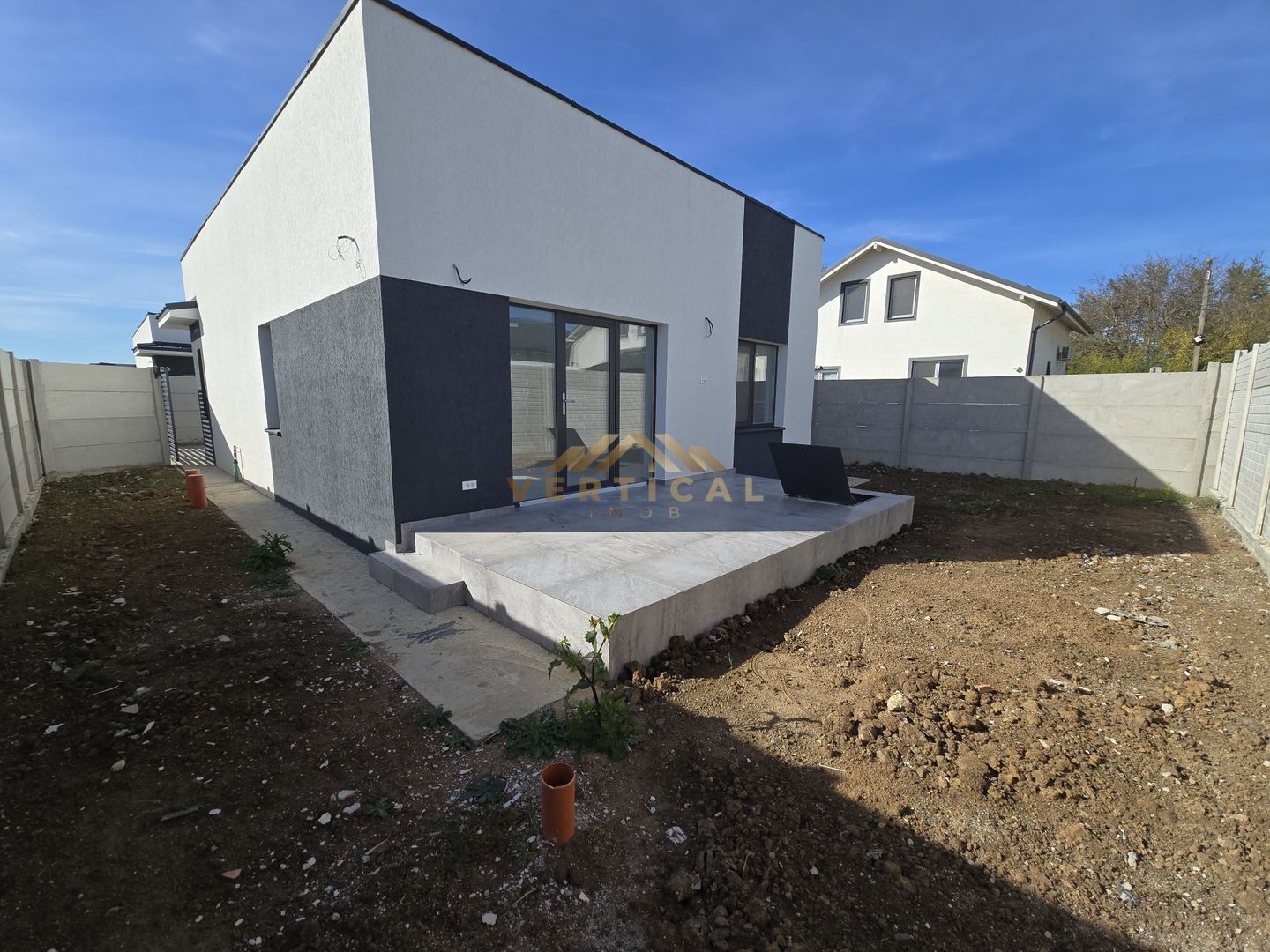 6 Case superbe situate in inima comunei Berceni - Poză 4