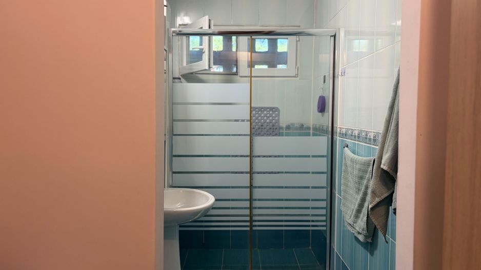 Apartament cu trei camere, zona Straduintei, 95.000€ negociabil - Poză 8