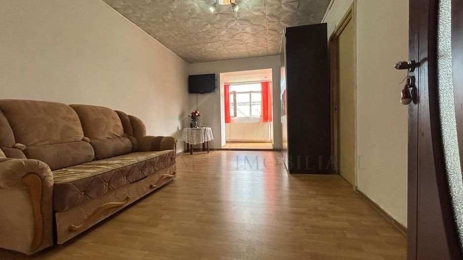 De vanzare apartament 2 camere zona Judecatorie Onesti - Poză 1