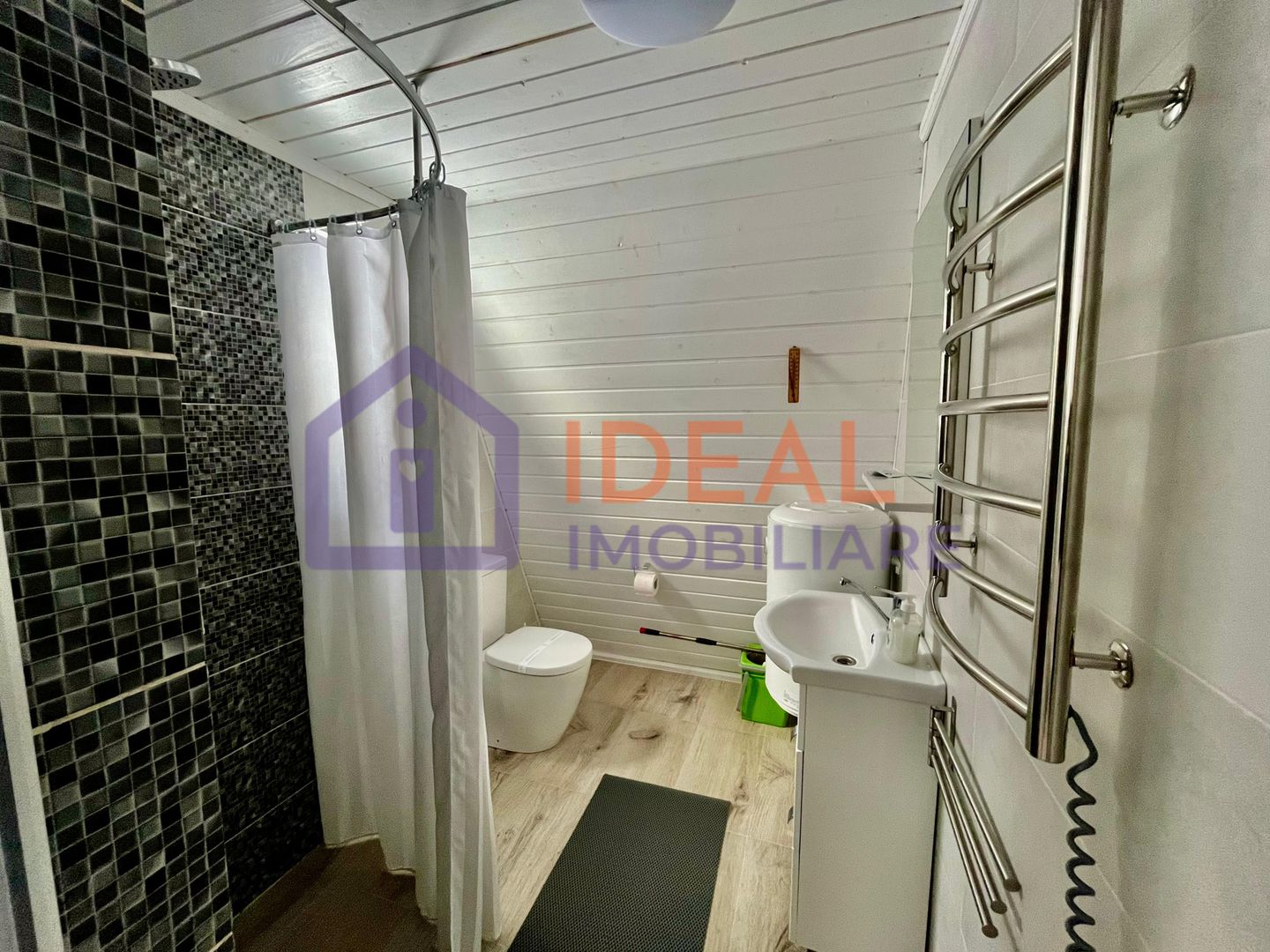 Pensiune de vânzare în Cârțișoara – investiție turistică la poalele munților - Poză 25