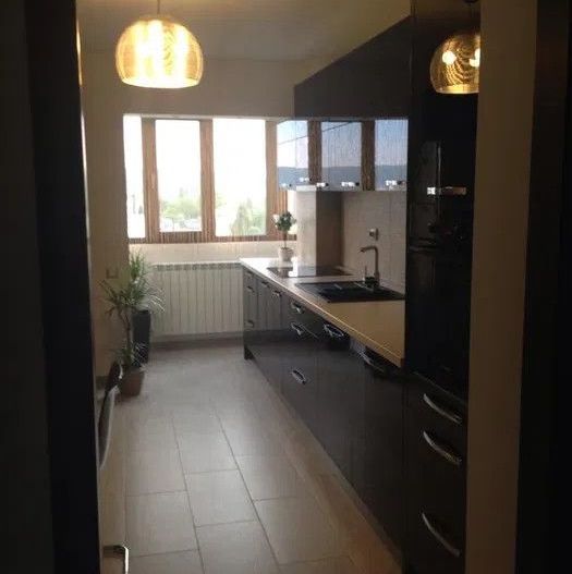 Vanzare Apartament 4 Camere Foarte Spatios Zona De Nord A Orasului - Poză 3