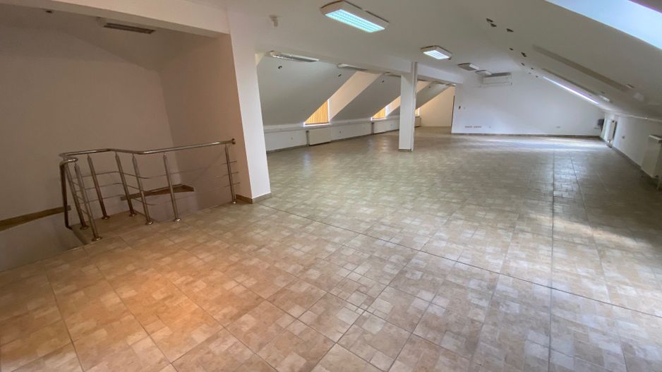 Cladire de birouri zona Olimpia Stadion  suprafață 1.100 mp - Poză 19