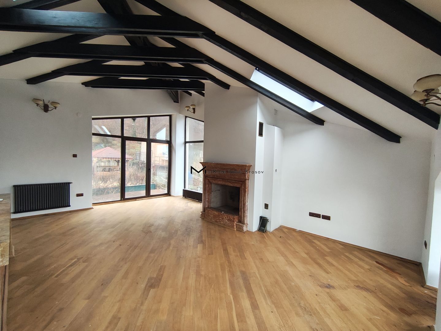 Proprietate amplă cu două case și teren generos, Brașov – str. Cariere - Poză 10