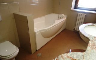 APARTAMENT SPATIOS DE 3 CAMERE LA INCHIRIERII IN ZONA PRIMAVERII - Poză 6