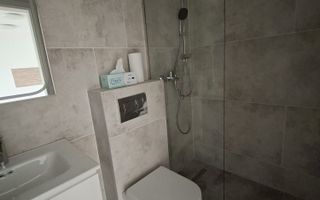Apartament premium 3 camere + curte 50 mp 2 băi 61,4 mp utili Cristian - Poză 4