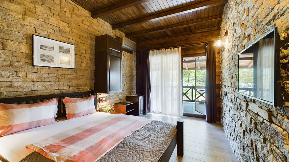 Pensiune de Lux pe Malul Dunării în Dubova - Poză 17